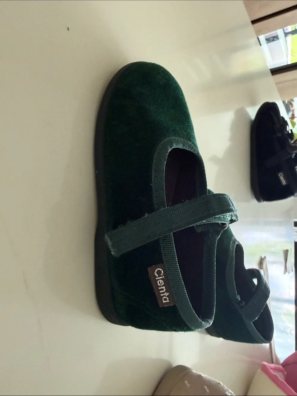 Cienta Green Velvet Mary Jane Shoes